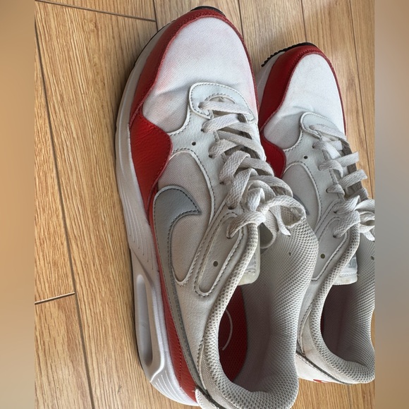 Nike Air Men’s Sneakers – White & Red – Size 9 - Picture 3 of 12